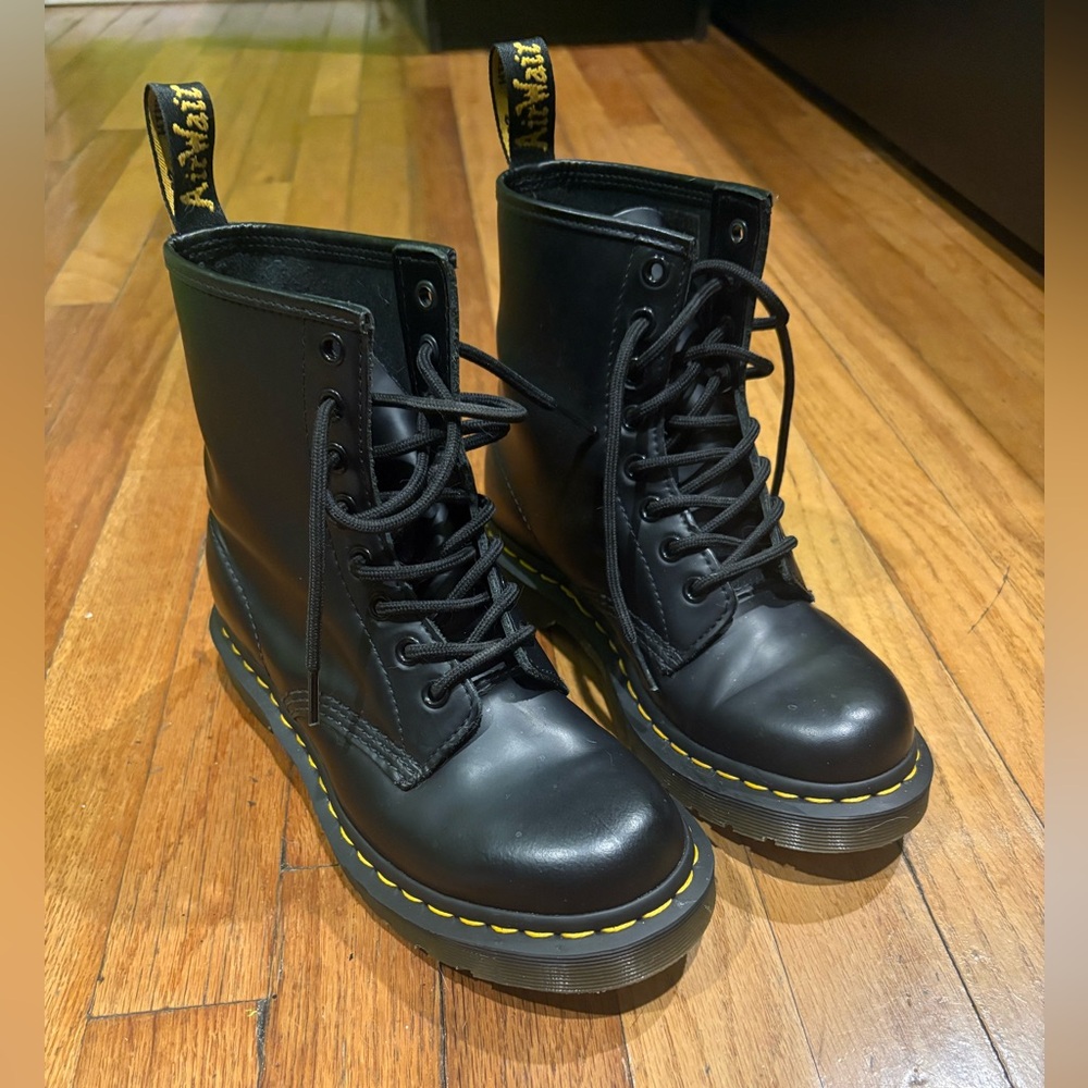 Dr. Martens 1460 Black Smooth Leather Boots – Women’s 6 – Like New